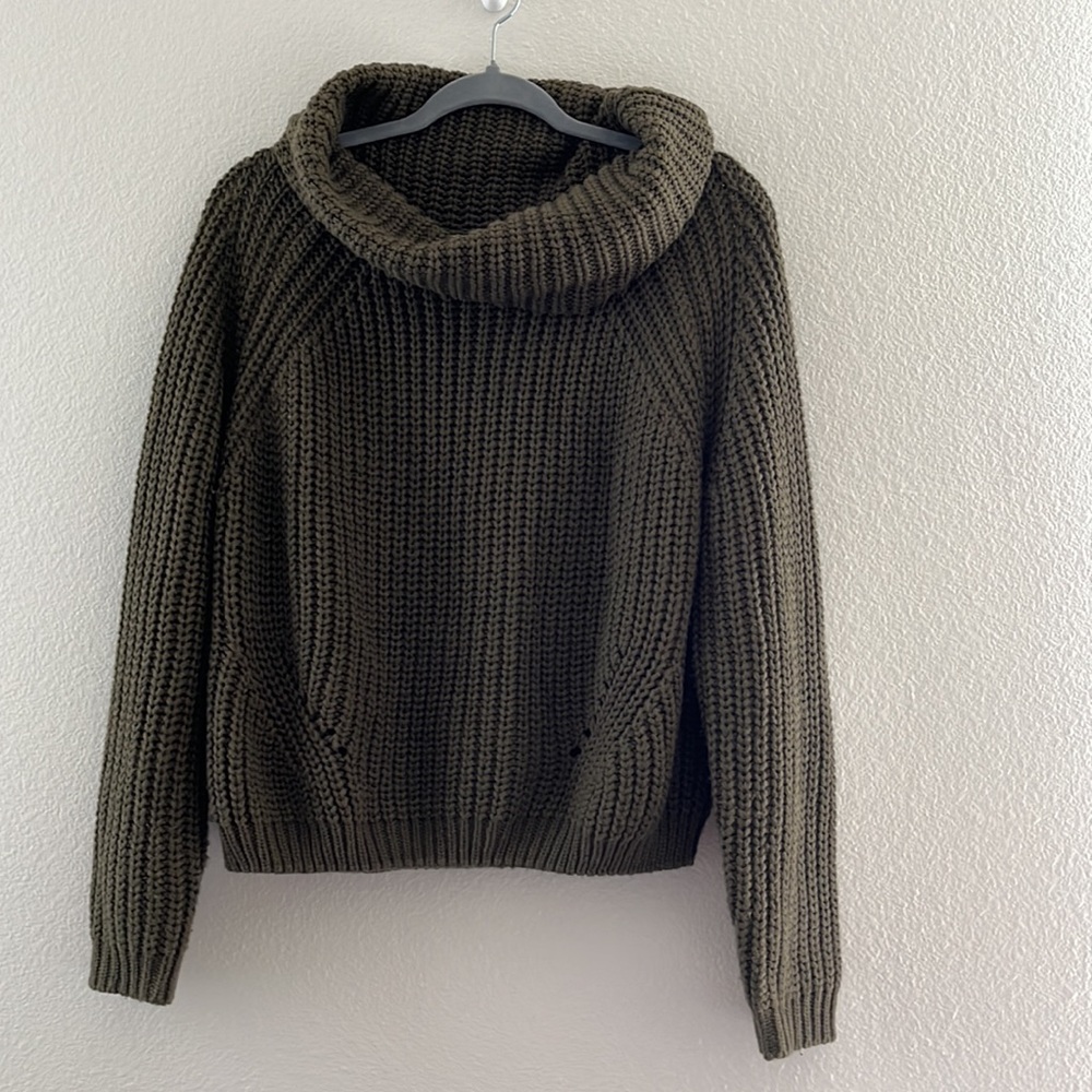 Moon & Madison cowl neck sweater sz M